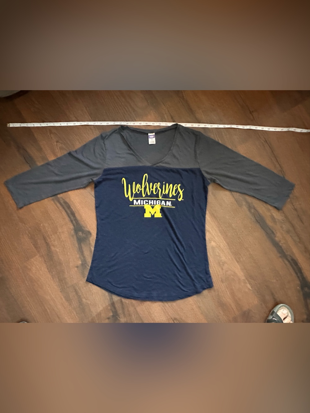 Women’s Navy and Gray Michigan Wolverines Raglan Tee with Yellow Logo size small